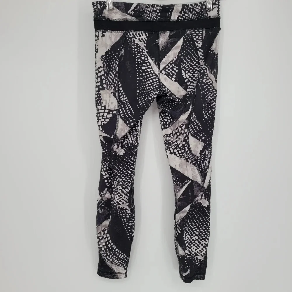 LULULEMON Inspire Tight II Mesh full Luxtreme Static Mist White Black legging 6